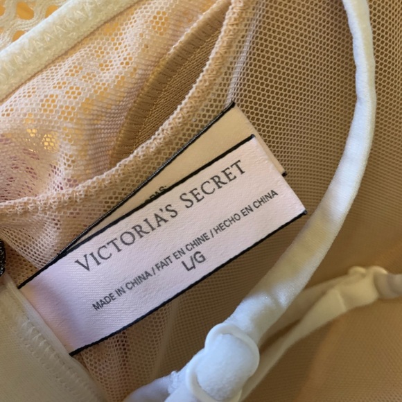 Two White Eyelet Bras - Picture 5 of 6